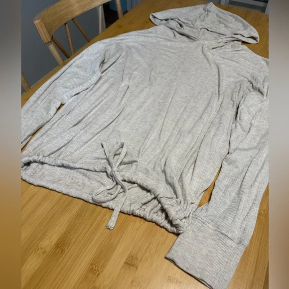 Lightweight hoodie - Picture 2 of 3